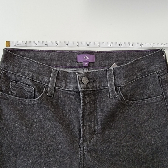 EUC NYDJ Black 5 Pocket Jeans Size 10 - Picture 3 of 10